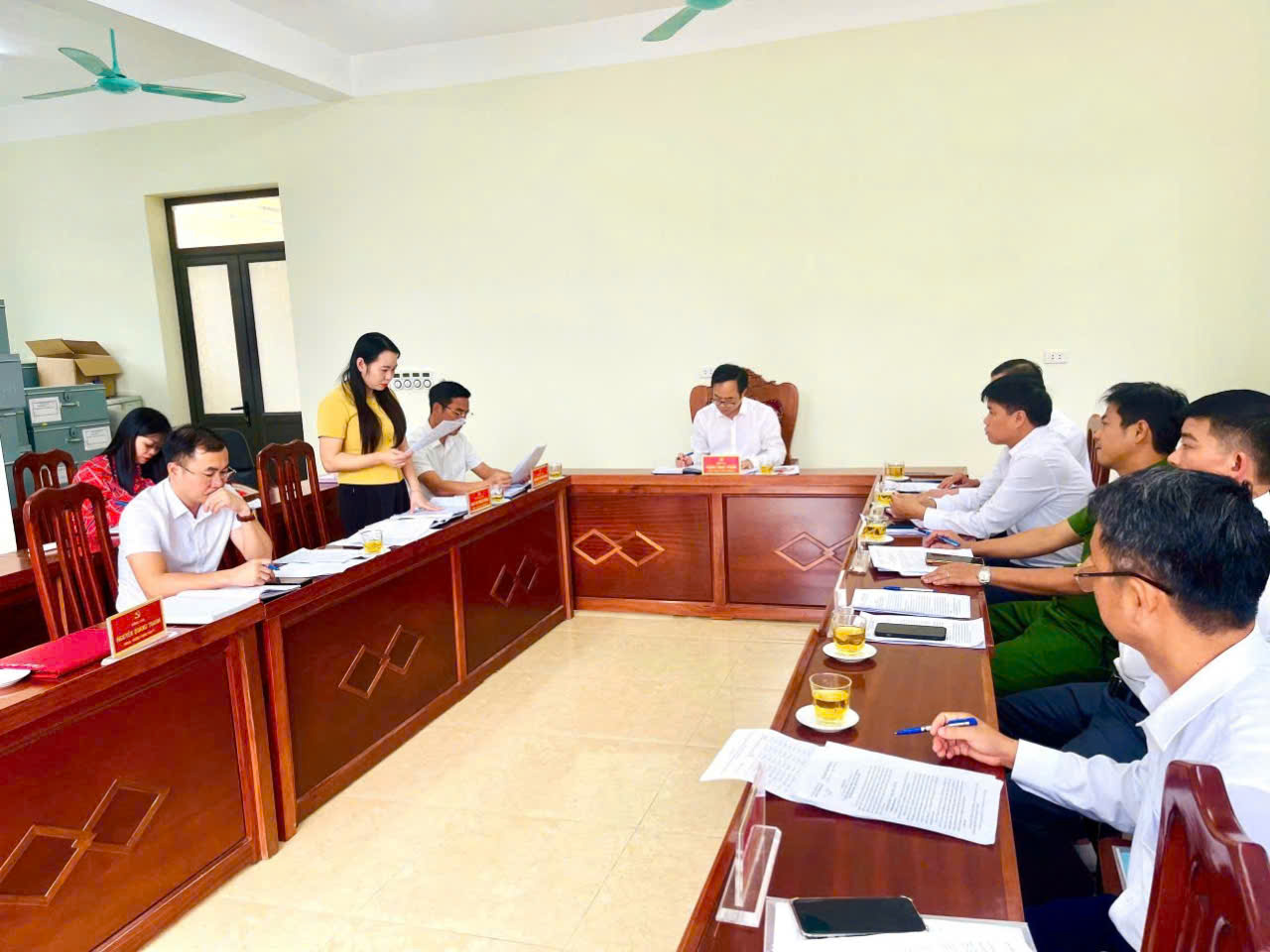 HỘI NGHỊ ỦY BAN NHÂN DÂN XÃ NGÀY 24/10/2025