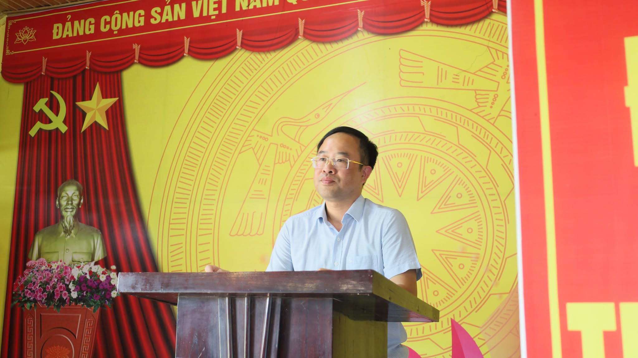 LÃNH ĐẠO XÃ TRẠM THẢN DỰ SINH HOẠT CHI BỘ THƯỜNG KỲ TẠI CHI BỘ THÔN