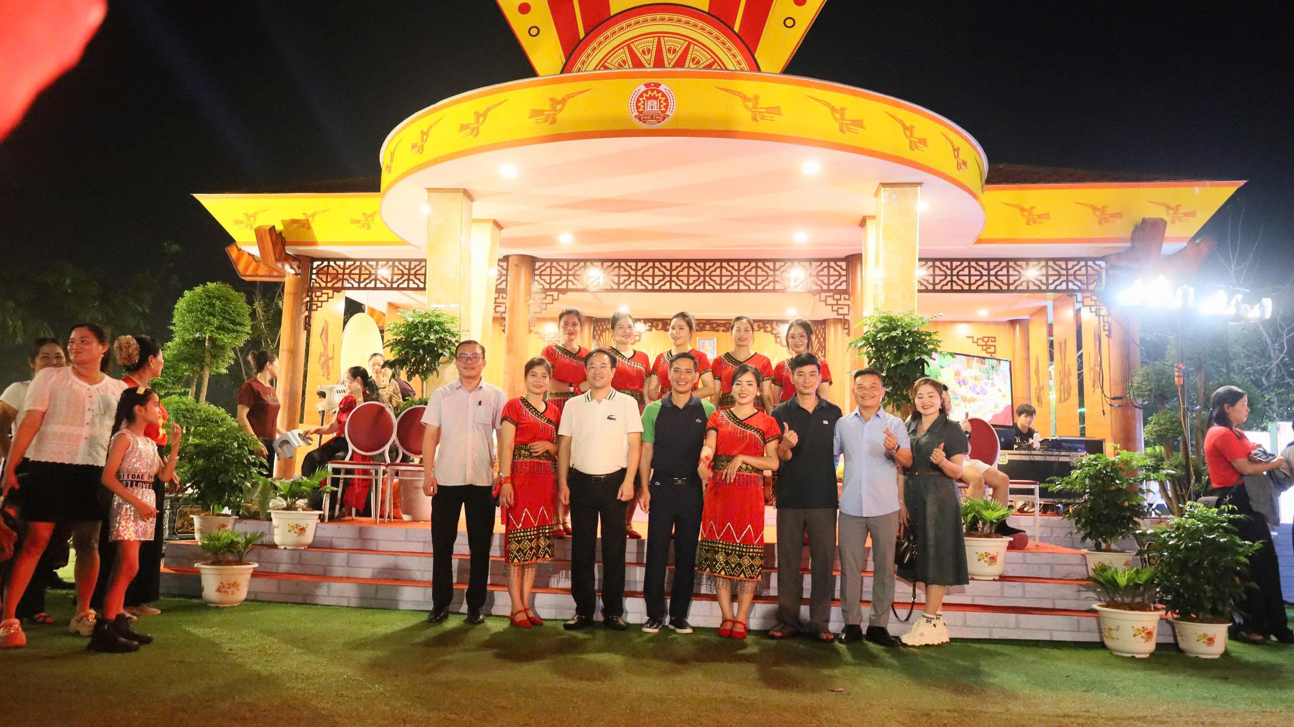 Sôi nổi ngày trại văn hóa của xã Trạm Thản