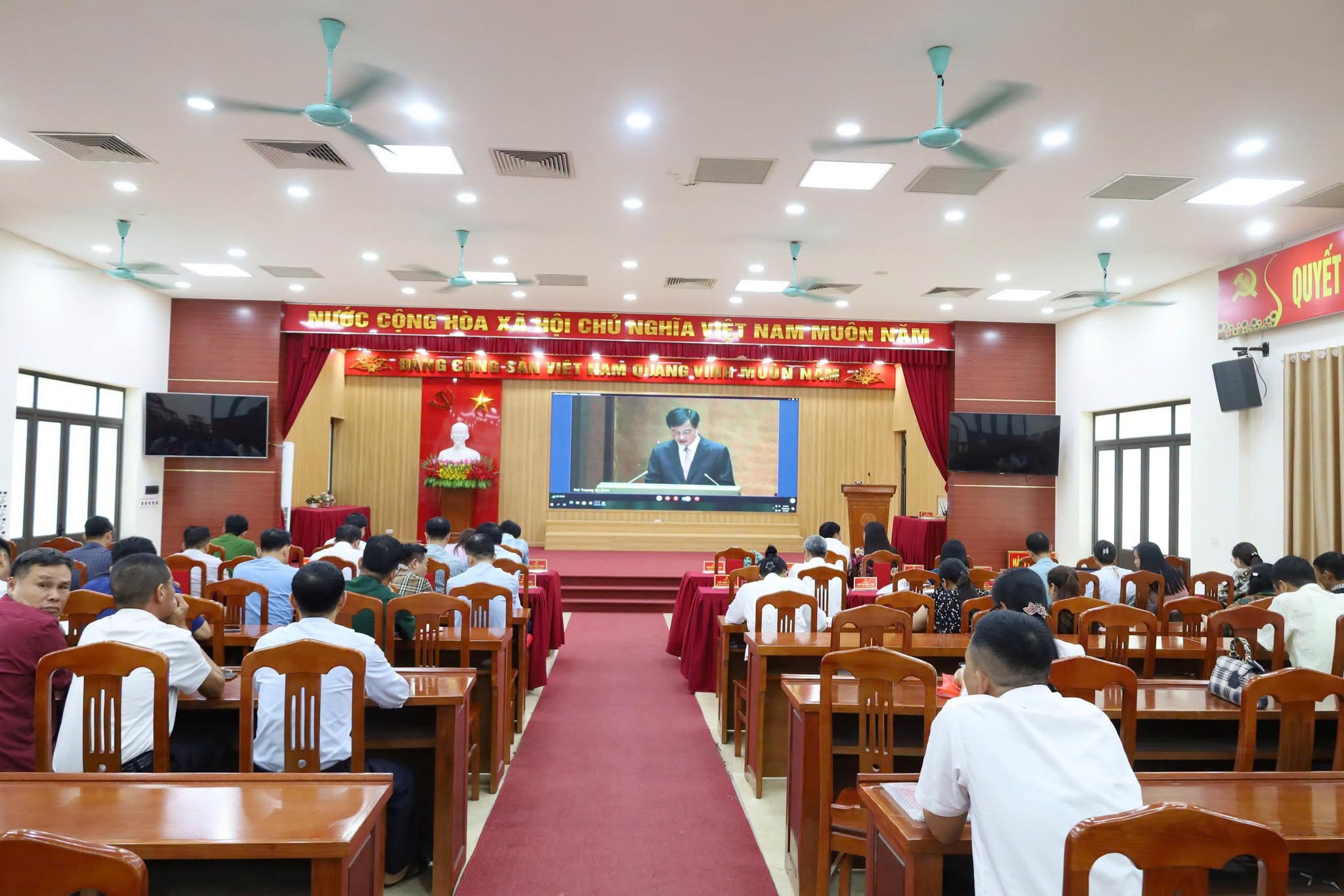 HỘI NGHỊ SƠ KẾT 1 NĂM VẬN HÀNH MÔ HÌNH TỔ CHỨC TỔNG THỂ CỦA HỆ THỐNG CHÍNH TRỊ VÀ MÔ HÌNH CHÍNH QUYỀN 3 CẤP