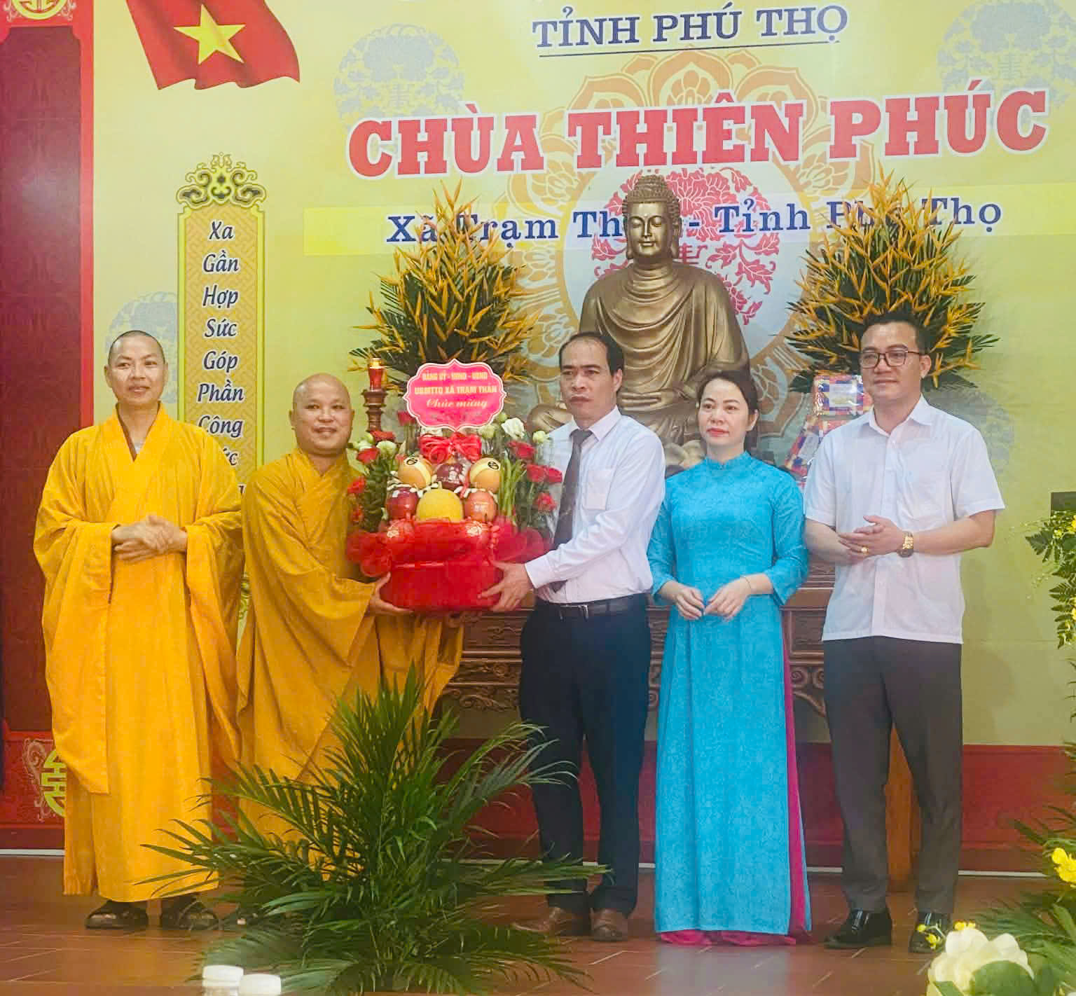 Lãnh đạo xã Trạm Thản dự Lễ hội truyền thống chùa Thiên Phúc năm 2026