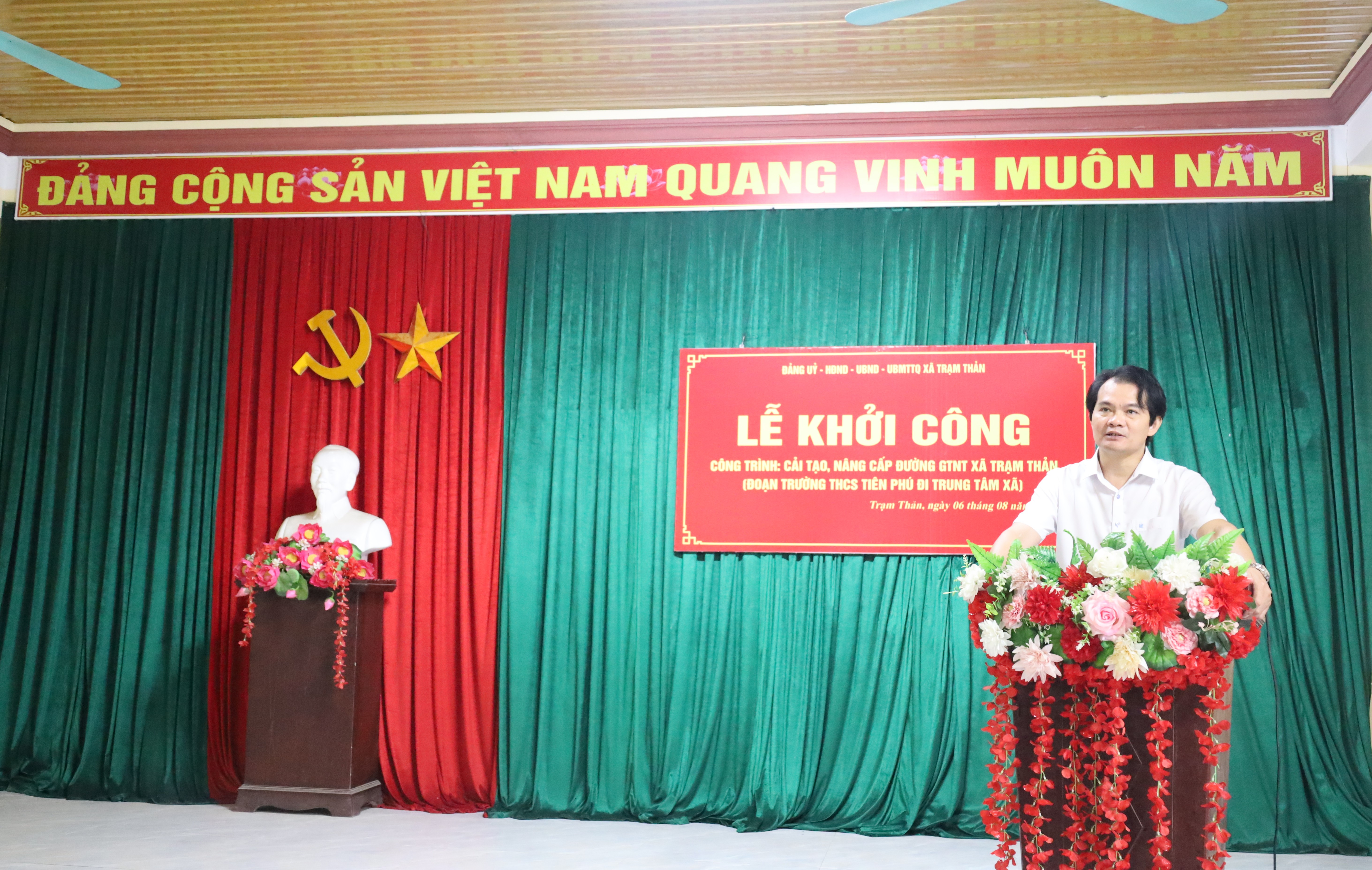 Lễ khởi công xây dựng công trình Cải tạo, nâng cấp đường giao thông nông thôn xã Trạm Thản (đoạn Trường Trung học cơ sở Tiên Phú đi trung tâm xã)