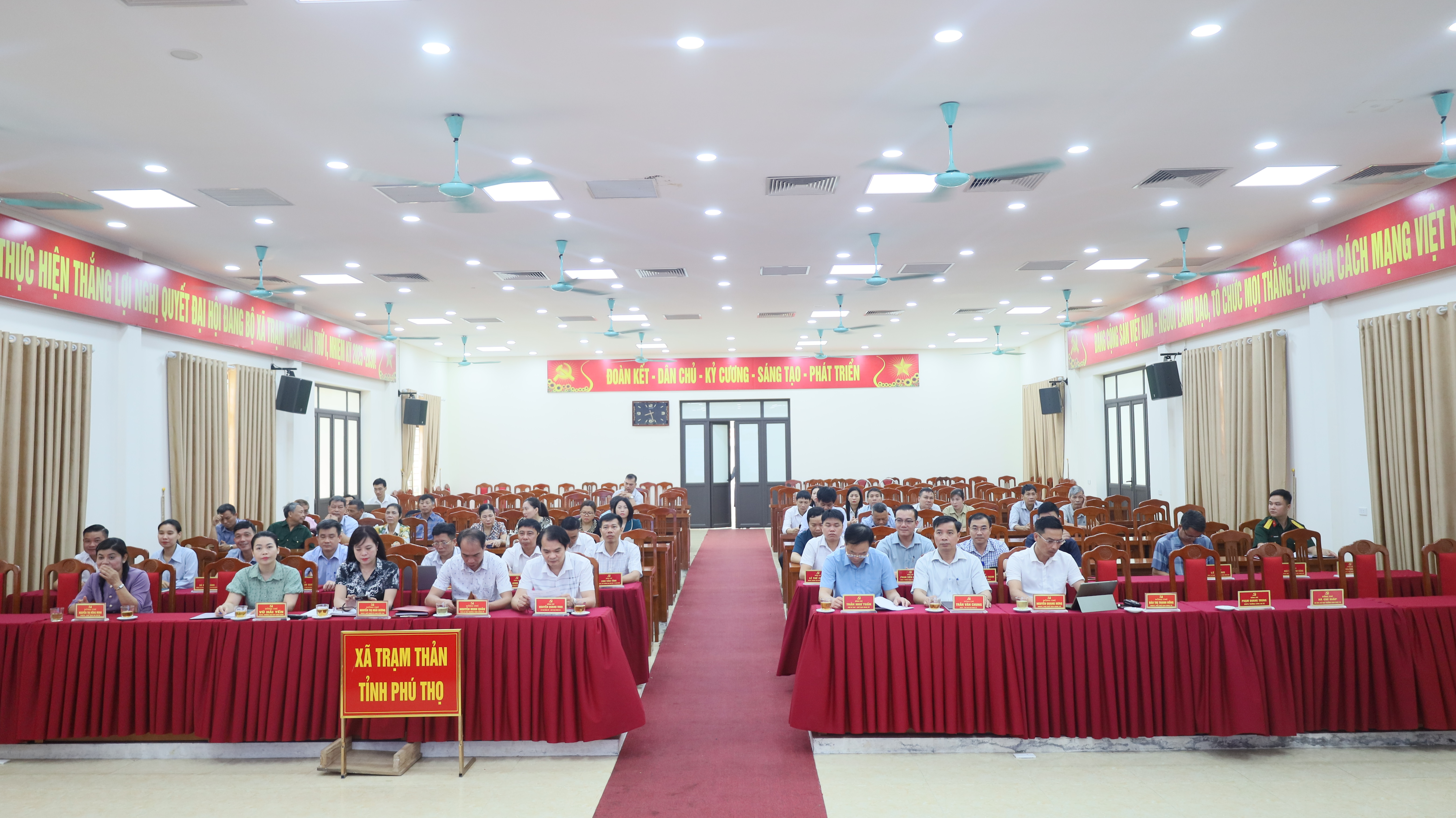 HỘI NGHỊ HỌC TẬP NGHỊ QUYẾT CỦA BAN CHẤP HÀNH TRUNG ƯƠNG ĐẢNG KHÓA XIV