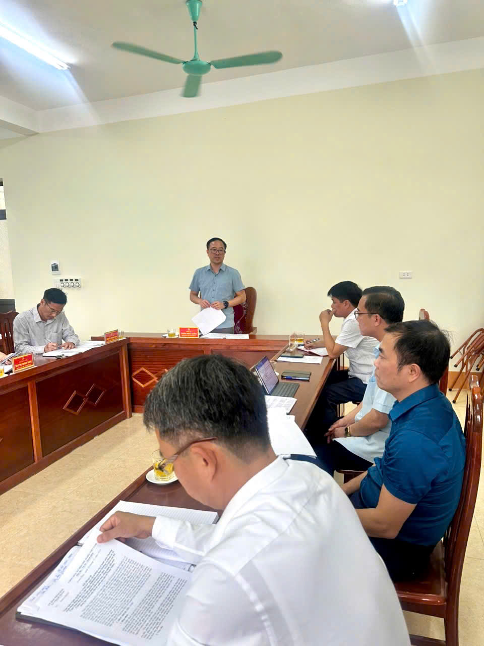 HỘI NGHỊ UBND XÃ NGÀY 10/11/2025.